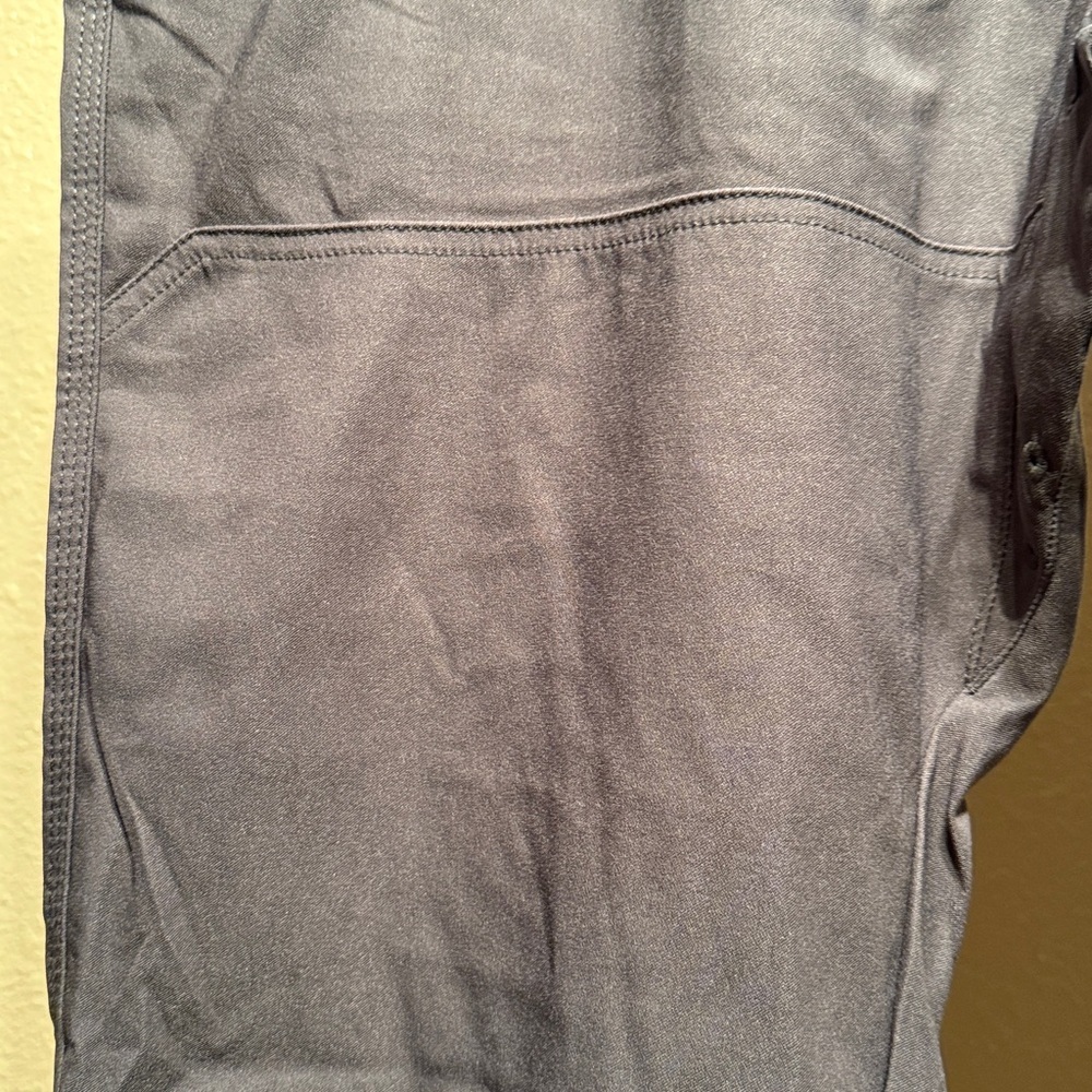 Men’s cargo hiking pants size 42x32 charcoal gray super stretch tapered leg $95 - Picture 7 of 14